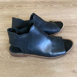Leather open toe bootie